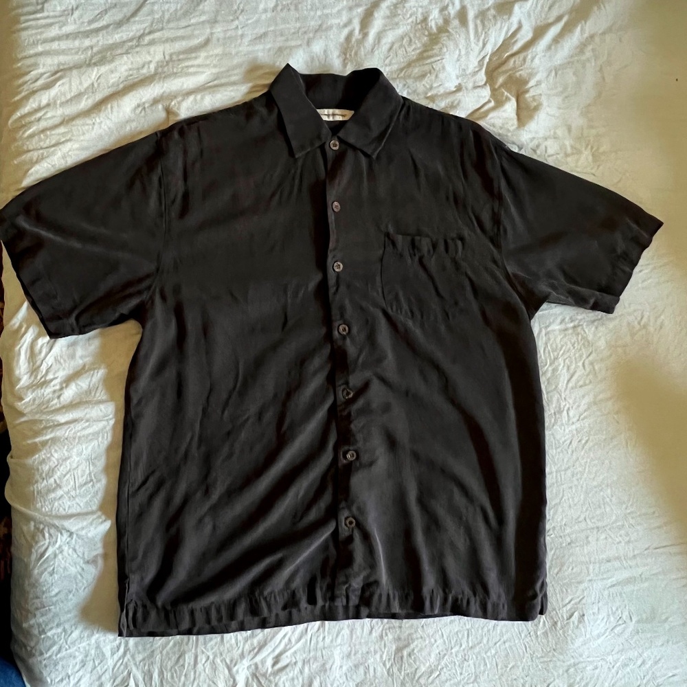 Tommy Bahama Men’s 100% Silk Original Fit Button Down Shirt. Size L, Color Brown